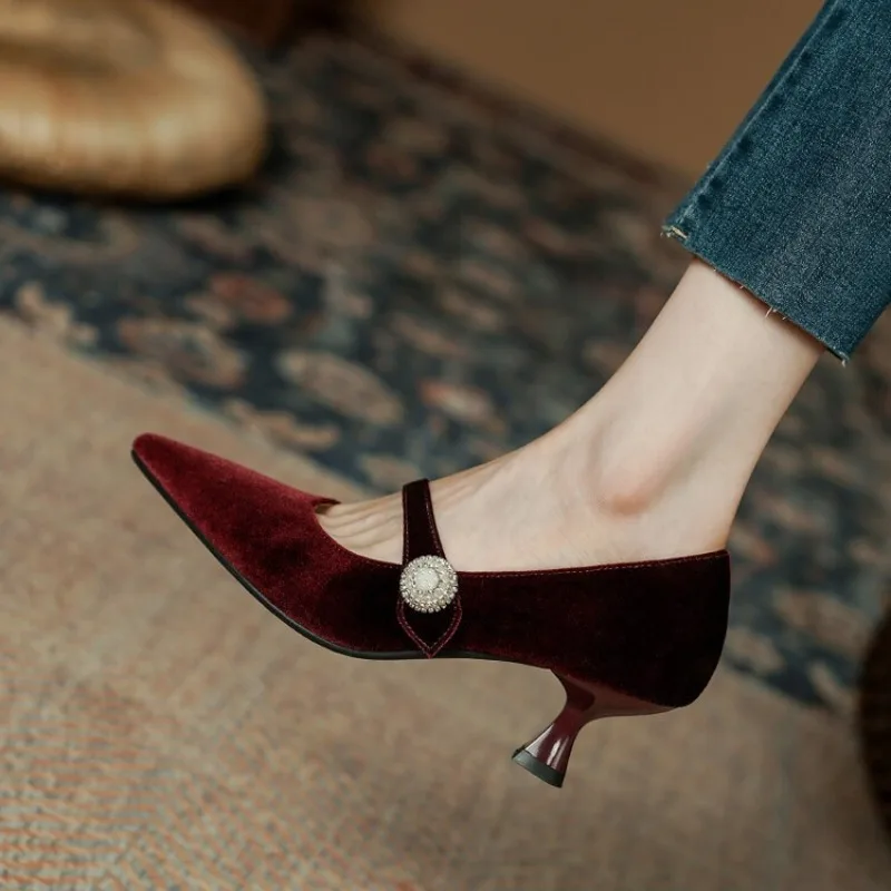 Women'S Shoes And Accessories - Czerwone szpilki Mary Jane z ostrym