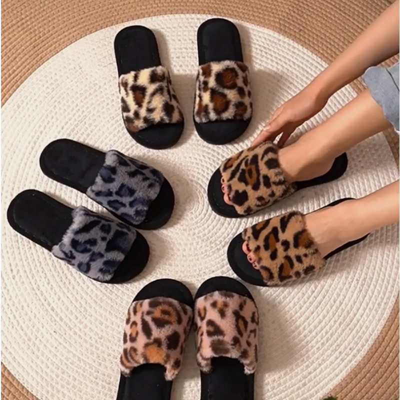 Women'S Shoes And Accessories - Ciepłe, puszyste, futrzane kapcie damskie w