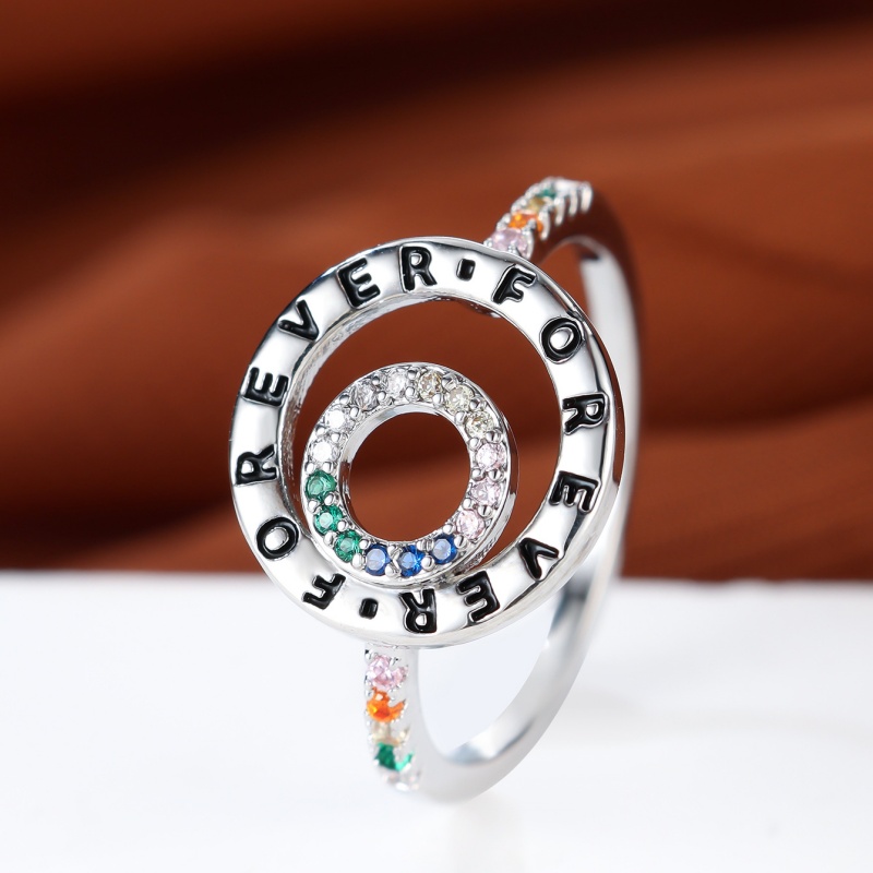 Women Accessories Meaning - Wieczne znaczenie Europy i Ameryki: Kolorowy